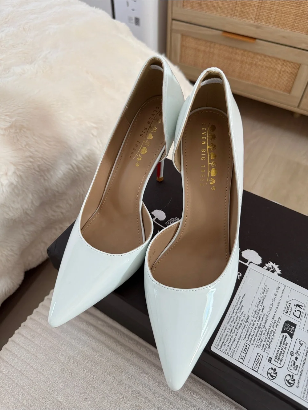BRAND NEW Red sole White Patent Pointed-toe Stiletto Pumps - Luxury Style
